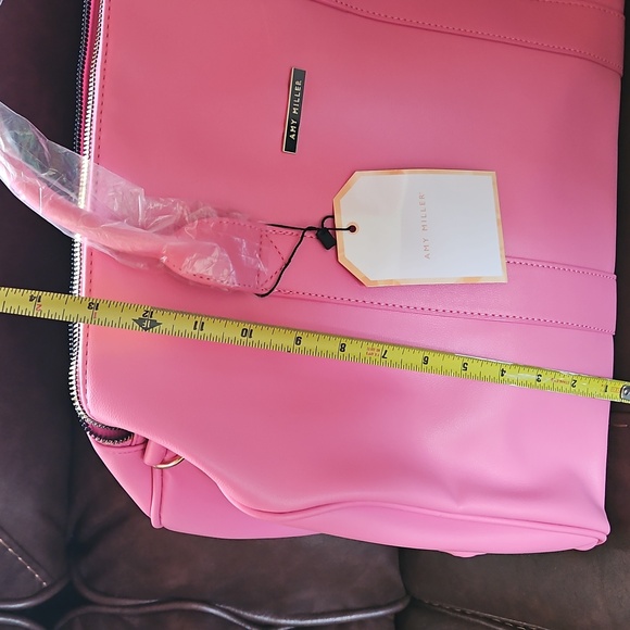 Amy Miller - Picture 4 of 6